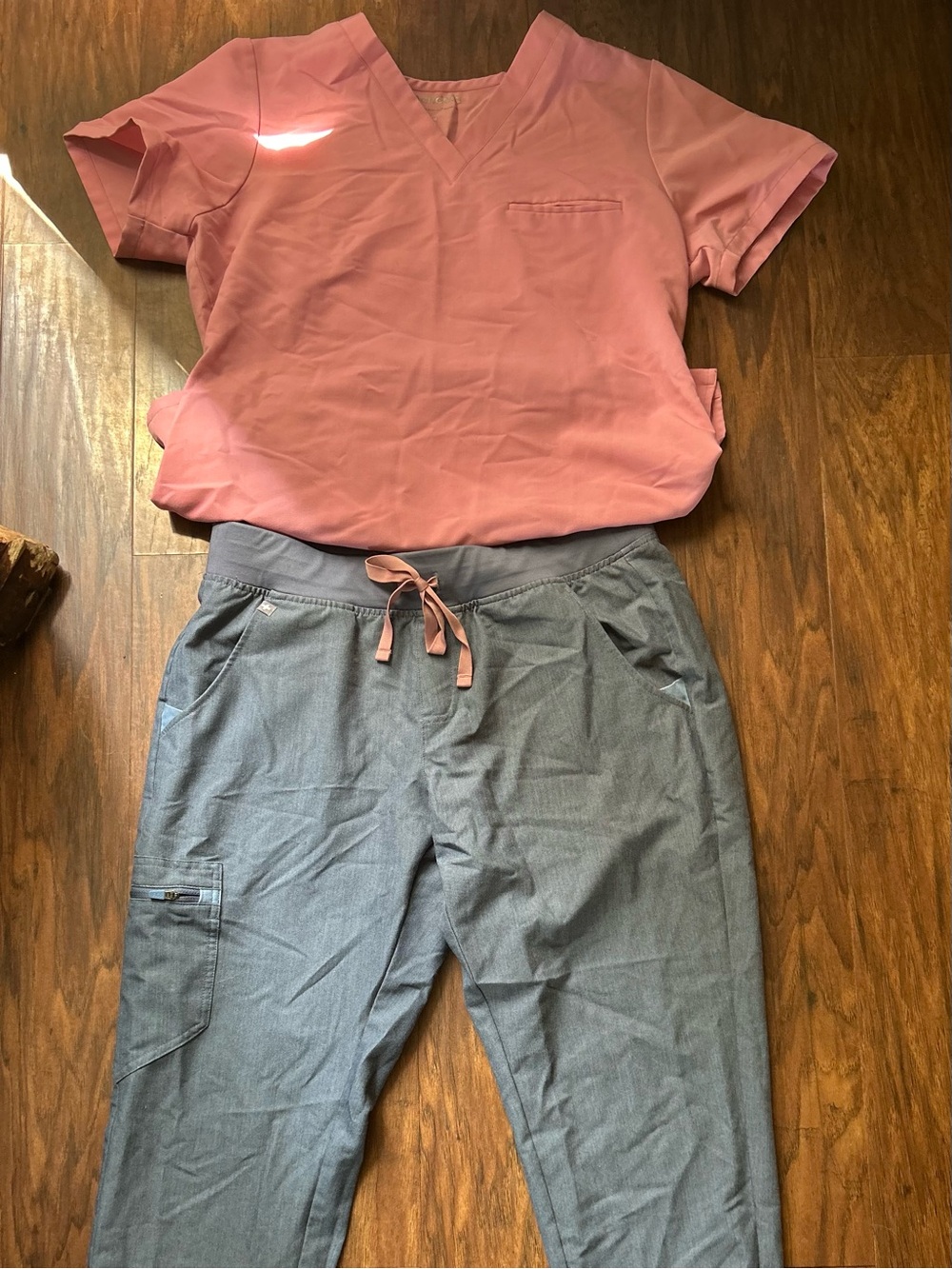 Figs Women’s Zamora Scrub Pants Size Medium Petite & Mandela Scrub Top